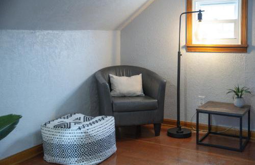 Snap, Set, Stay-Game Day Comfort Near It All - Foto 24