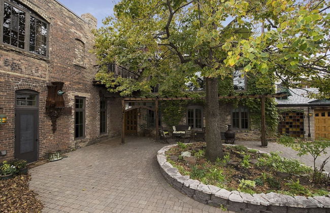 Downtown Rockstar Residence - Photo 38