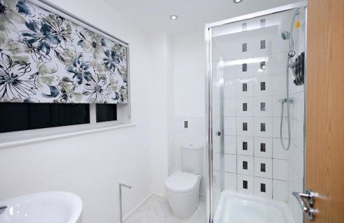 Cozy Place in Salford, Sleeps 8, 4 Bedroom, 5 Beds - Foto 48