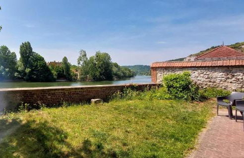 2 Bedroom Nice Apartment In Les Andelys - Foto 12