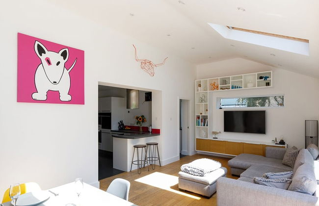 Gorgeous Home for 12 - Walk to Beach - Sea View - Photo 10