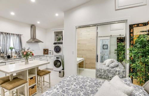 9 Mi to Dodger Stadium! East LA Studio with Patio - Foto 16