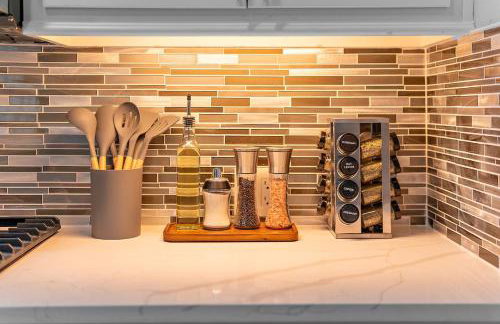 Waterfront Home with Views - Hot Tub & Movie Theatre - Foto 27