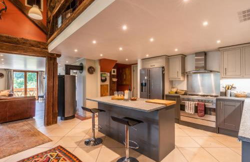 Spacieuse Ferme 6 Chambres aux Gets, 17 Pers, 4 SDB, Balcon, Wi-Fi, Parking Privé, Navette Hiver - FR-1-671-118 - Foto 18