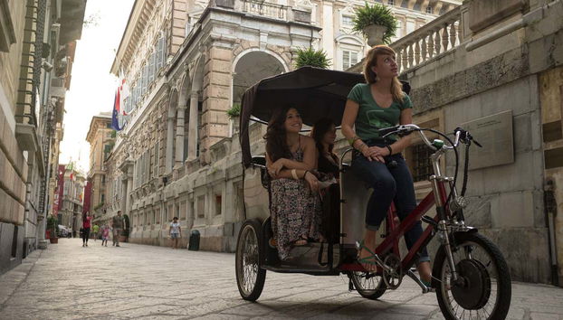 Desfrutando a bordo do tuk tuk
