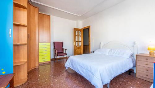 Amplia Casa Familiar con Calefacción, cerca de Sierra Nevada y Granada - Foto 5