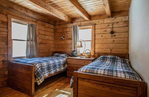 Cozy Cabin near Lake Ontario Ideal for a Family Retreat - Photo 46