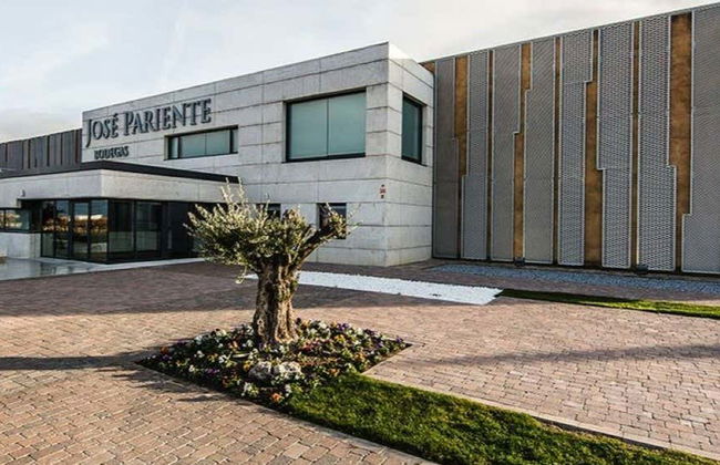 Visita a las bodegas José Pariente - Foto 1