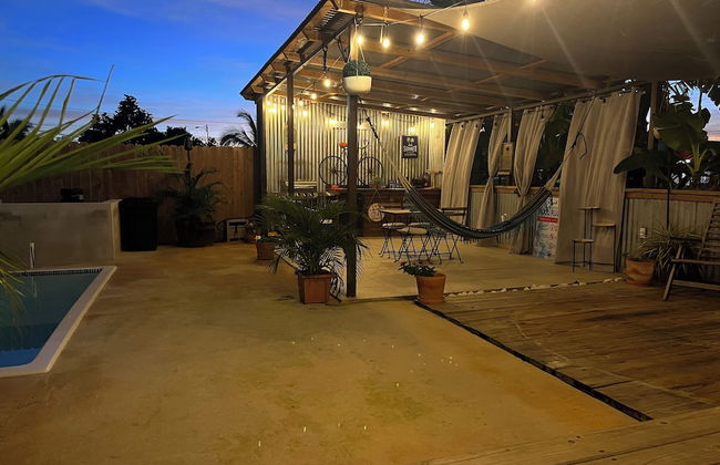 El Camper with private pool - Photo 14