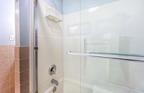 Sunspot Condo --- 2 McKinley Ave, Unit 103 - Photo 10