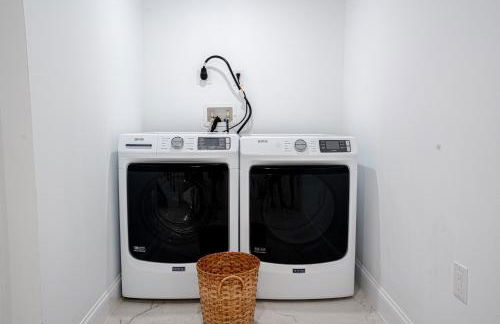 Stylish 2BD Brooklyn Retreat with Backyard & Basement - Foto 11