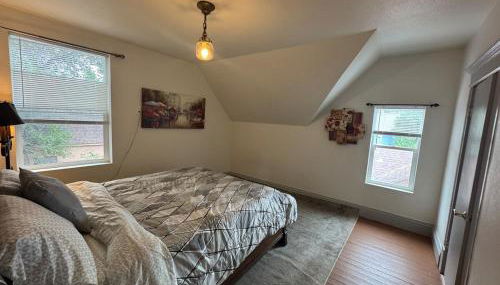 Downtown, 5-bed, 3-bath, 3-level - Foto 5