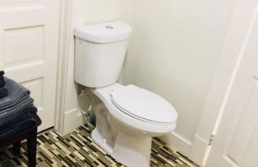 Ruth House Original Craftsman PETS, walk to State st. - Photo 7