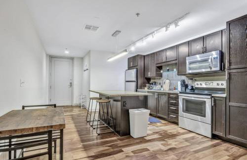 Luxury Apt W/Parking CityView|Pool| Gym|PoolTable - Foto 8