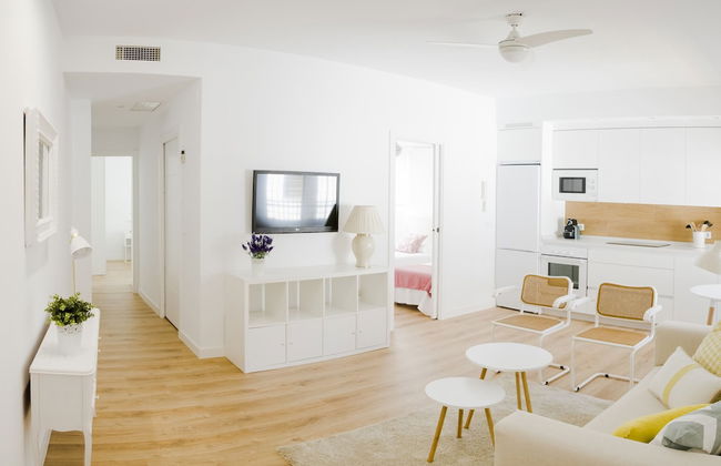 Deluxe Apart. Plaza de La Trinidad - Photo 1