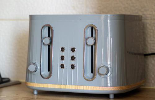 Contractor Stay Near The City Centre with Two Free Parking Spaces - Foto 14