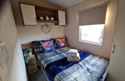 Cabin- Sleeps 8- Hot Tub Free Parking Wifi Pets - Foto 3