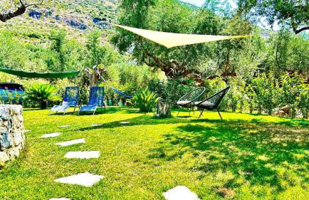 The Secret Garden at Villa Georgia Kalamata - Foto 2