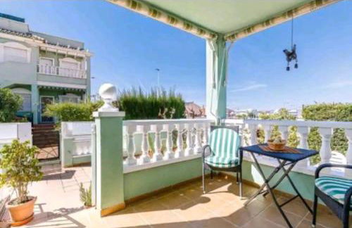 Bungalow adaptado, terraza muy grande y soleada. - Foto 16