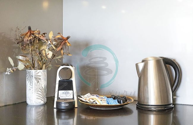 City Skyline Escape Office Parking Pool - Foto 5