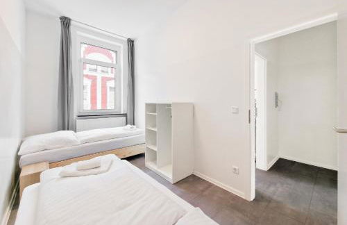 Tolstov Apartments - 3 and 4 Room Monteur Apartments - Photo 14