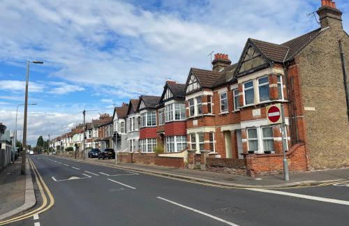 Stylish and artistic flat in Southend on Sea - 2 Double Bedrooms, Free on-street parking - Foto 38
