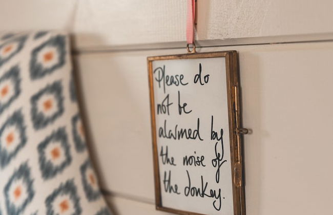 Dog Friendly Shepherd's Hut, Perfect for Couples - Photo 7