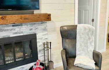 Lakefront Cottage on Brewer Lake - Foto 9