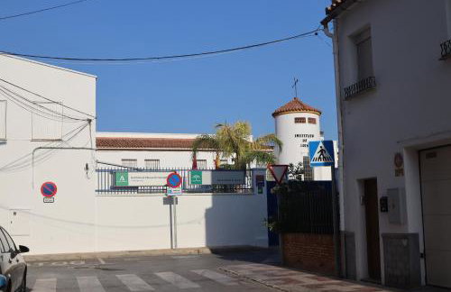 Casa llena de vida con patio y terraza - Photo 23
