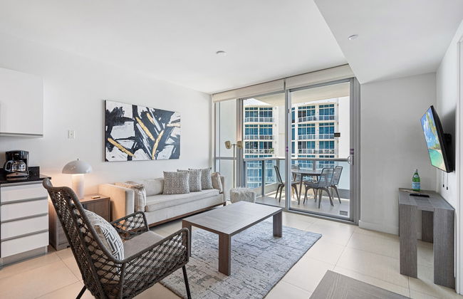 Dharma Home Suites Miami at Monte Carlo - Foto 47