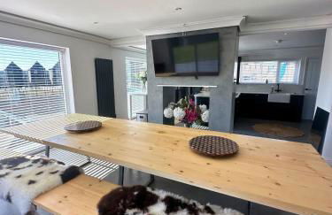 Charmandene - Luxury 5 Bed with Pool and Gated Parking - Foto 9