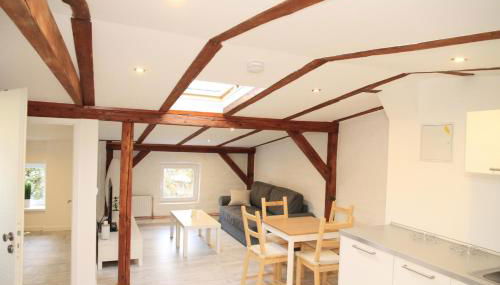 Gemütliche Dachgeschoßwohnung mit Altbaucharme - Foto 4