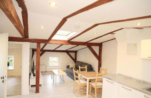 Gemütliche Dachgeschoßwohnung mit Altbaucharme - Foto 4