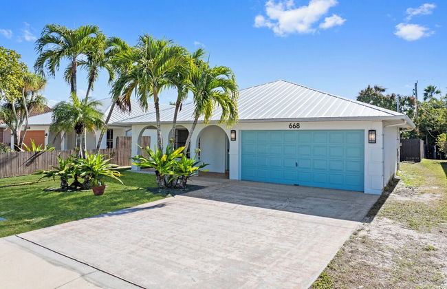 Avanti Vacation Rental, Relaxing 3-BR Retreat with Private Pool Minutes from Vanderbilt Beach and Delnor-Wiggins State Park. Enjoy Southern Exposure, BBQ Area, and Pet-Friendly Comfort - Foto 22