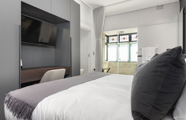 One Calais Luxury Apartments - Photo 59