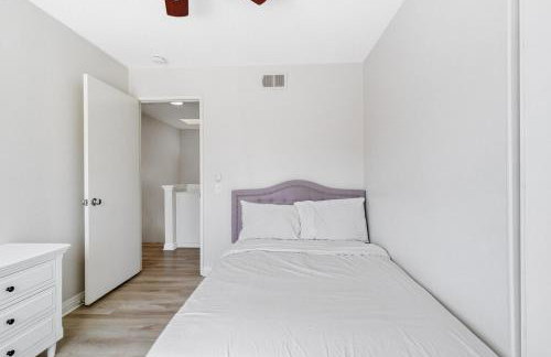 Charming 3BR - Prime Northwood Location - Foto 30