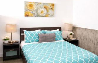 Modern Hillcrest Loft - Walk Everywhere! With Parking, ADA Bedroom & Living Area - Foto 2