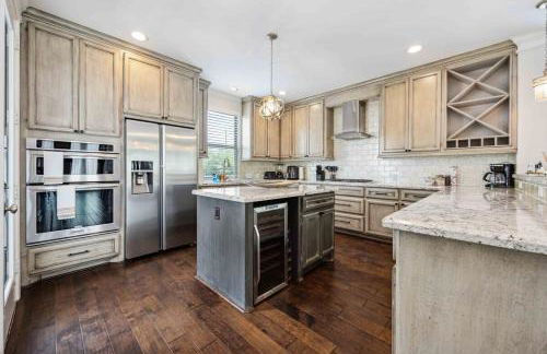 Resort vibe with Pool and Hot tub Downtown skyline views - Photo 27