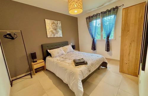 Villa 120m2 accès PMR piscine chauffée et jacuzzi - Foto 12