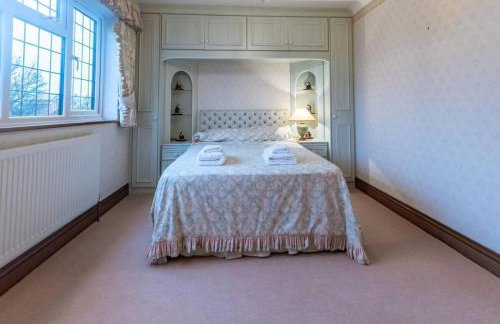 Tudor Style Seafront Home Sea Views Shoebury - Pass the Keys - Foto 38