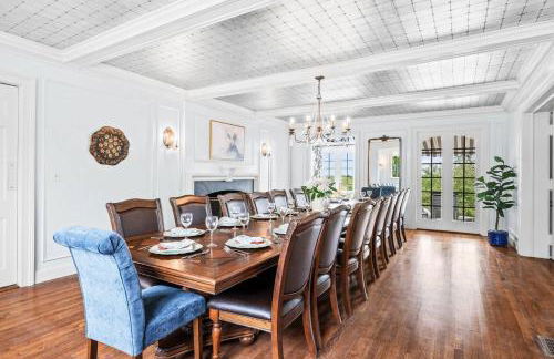 Cranberry Hill | 9 BR 22 Acre Estate | Sleeps 24 - Photo 3