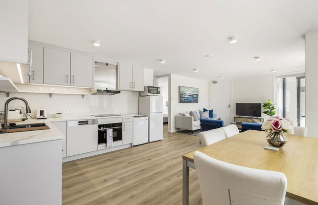 Brand New Retreat Halfmoon Bay-Netflix - Foto 19