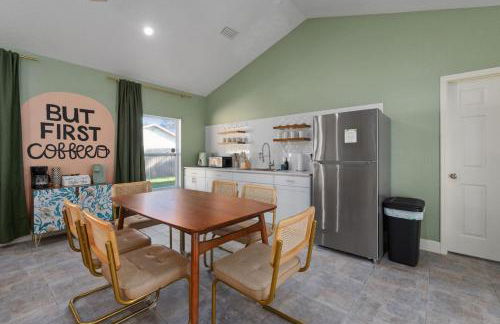 Sunny Auburndale Retreat with Pool - Photo 30