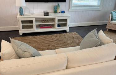 Castaway on Treasure Island NPR - Foto 7