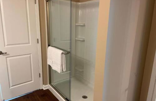 Retreat At The Charles Fast WiFi WasherDryer - Foto 20