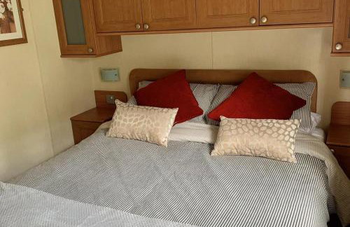 2 Bed Caravan - Sleeps 6 - Pets - River Teviot - Foto 4