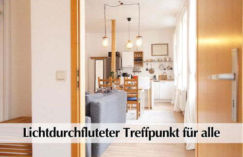 Helle Altbau FeWo mit Kingsize Bett, Smart-TV, Nobilia Küche - Nur ein kurzer Spaziergang in die Altstadt und zum Domplatz - Kostenlose Parkplätze in den umliegenden Straßen - Ausgewählte Tipps für Erfurt inklusive - Foto 24