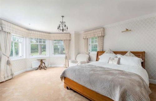 Superb 5 bedroom Villa 16 mins from City Centre - Foto 5