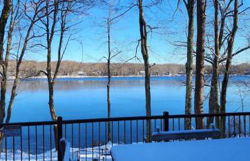 Lakefront Hot Tub Canoes Game Room Wood FP - Foto 70