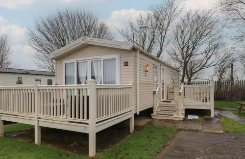 Homeslea 33 Millennium Gardens - Photo 1